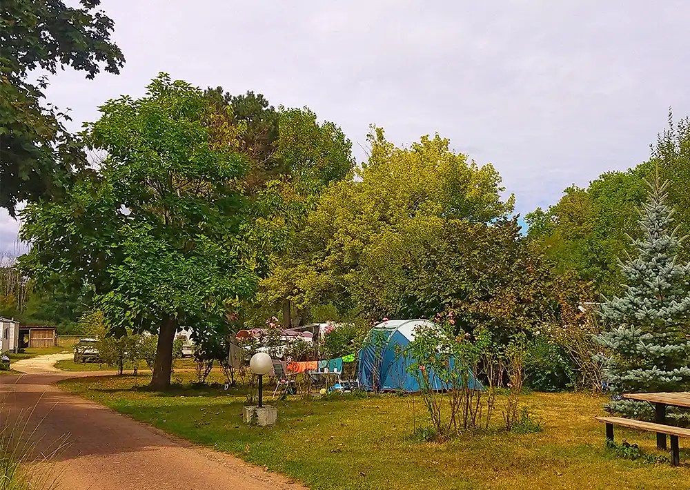 emplacement tente camping en auxois | Le Vert Auxois