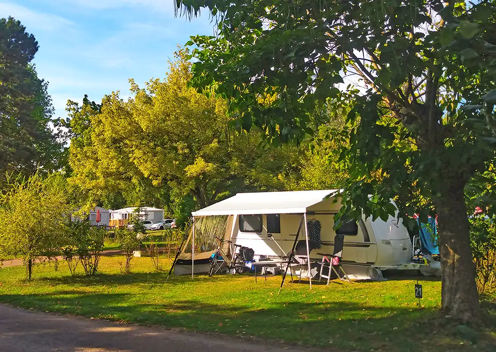 emplacement caravane camping en auxois | Le Vert Auxois