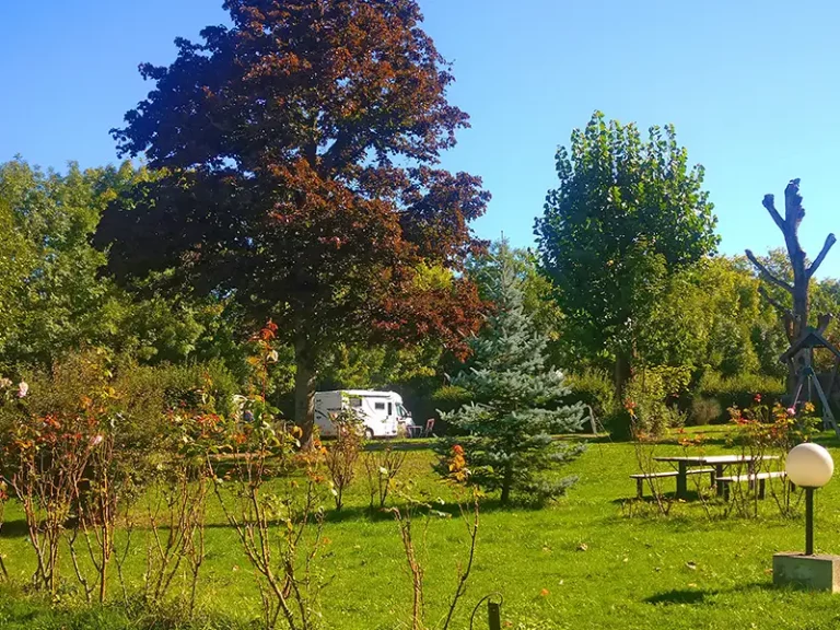 Emplacement camping-car camping en auxois | Le Vert Auxois