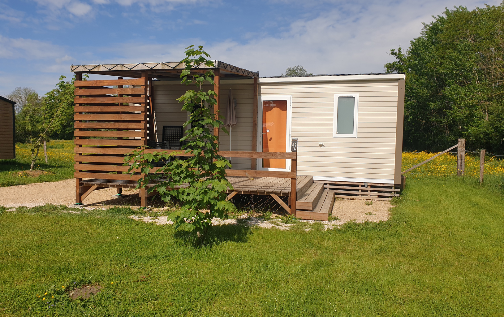 Réserver un mobil-home en Côte-d'Or au bord du canal de Bourgogne – Camping avec piscine Vert Auxois